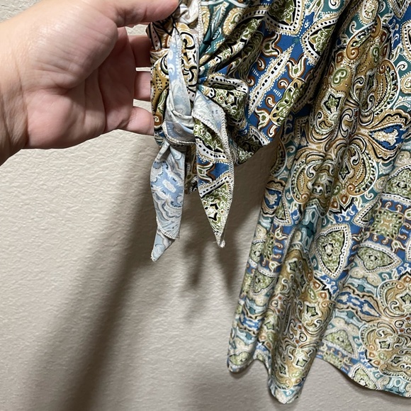 Plus size. New without tags. 95% polyester - Picture 6 of 6